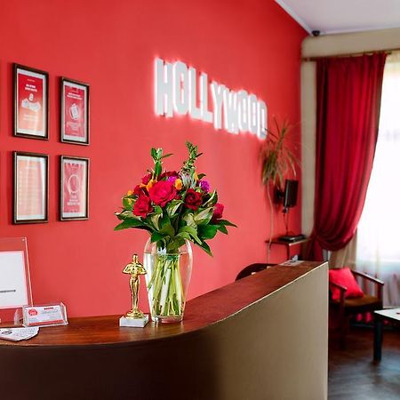 Hollywood Home Hostel Lviv Eksteriør billede