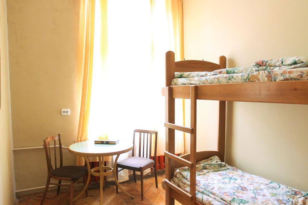Hollywood Home Hostel Lviv Værelse billede