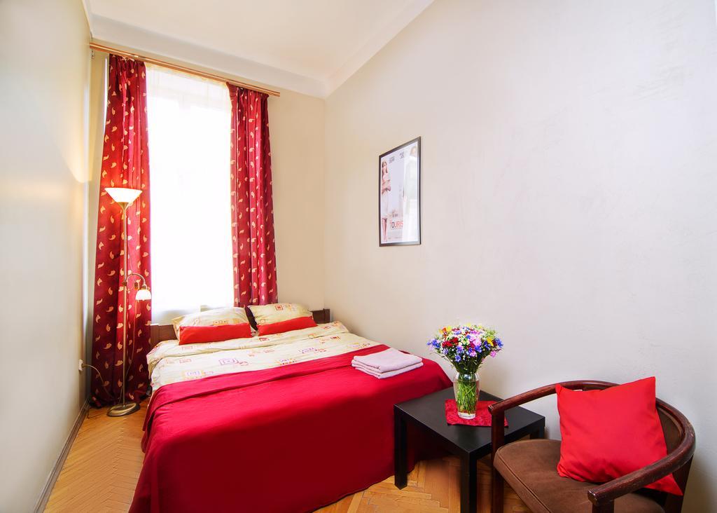 Hollywood Home Hostel Lviv Værelse billede