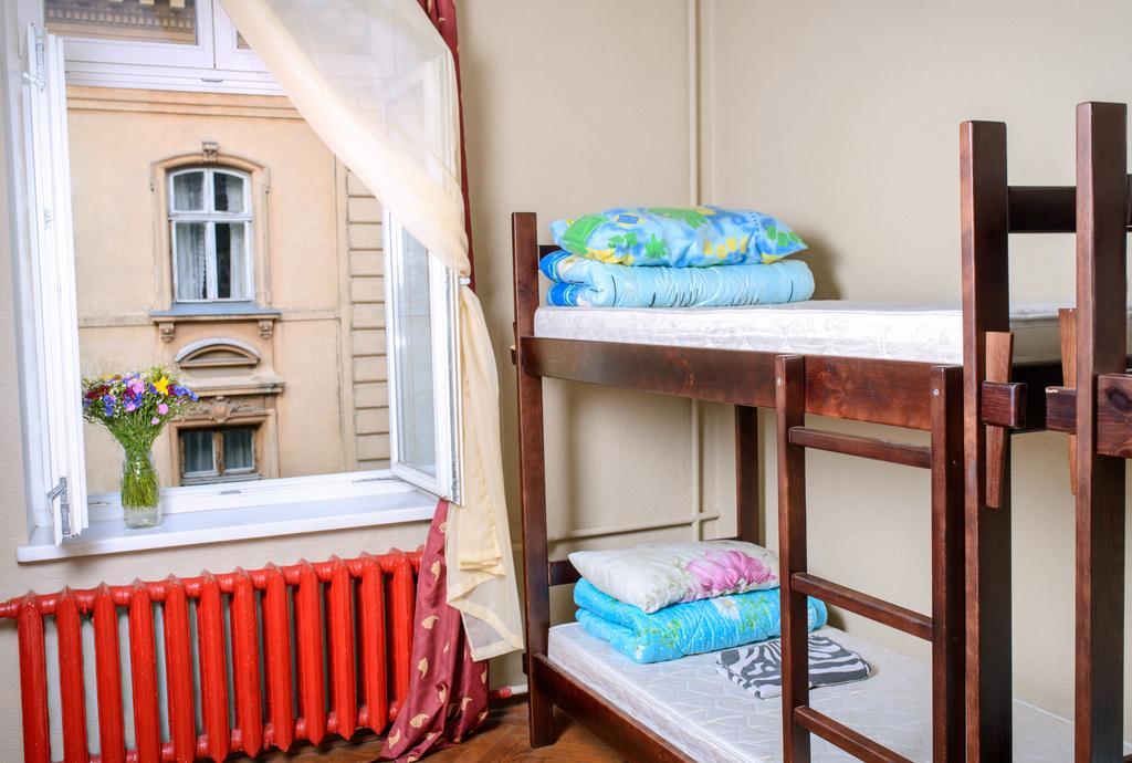 Hollywood Home Hostel Lviv Værelse billede