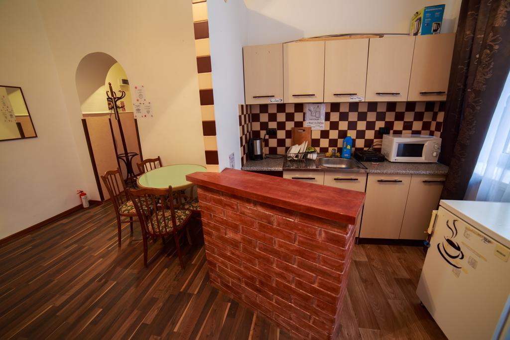 Hollywood Home Hostel Lviv Værelse billede